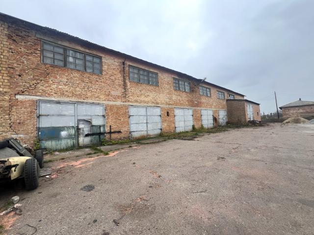 Оренда приміщень, гаражних боксів, складських приміщень та територій