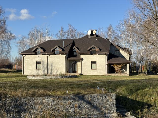 Продажа дома в с. Бзов с собственным озером