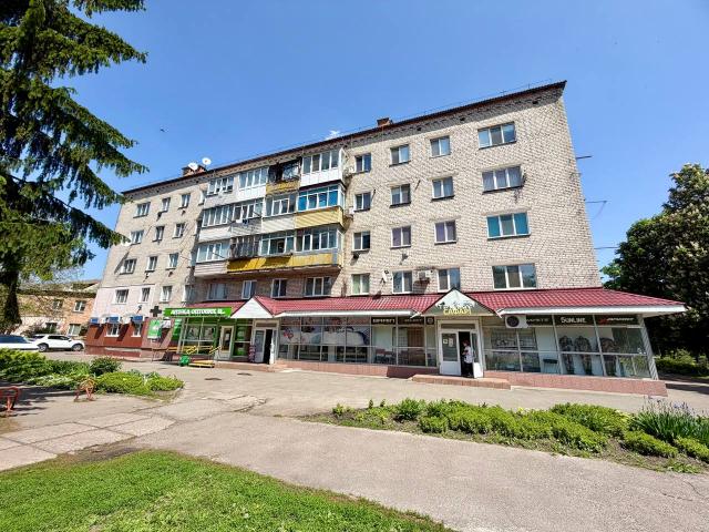 Продаж 2 кім квартири в центрі Яготина поряд з парком 42 м2