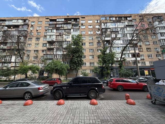 Продажа 1 ком квартиры 32 м2 в элитном районе Киева на Печерске.