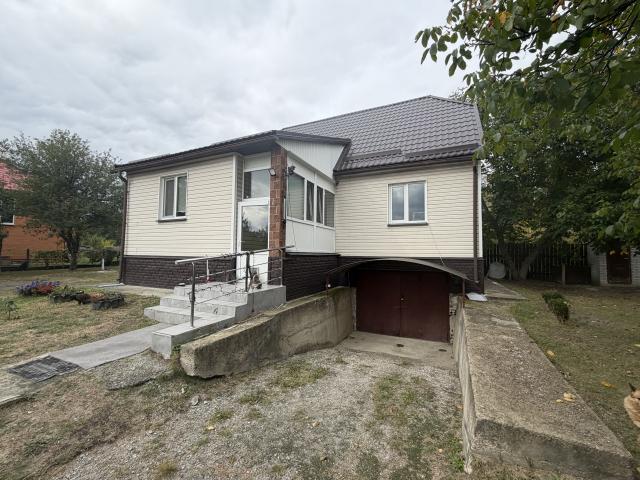 Продаж 5 кімнатного будинку з ремонтом в селищі Баришівка (Пасічна) 96 м2