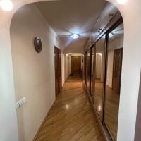 Продаж 3 кімнатної квартира в Києві поряд з метро Харківська