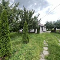 Капітальний будинок в місті Яготин - 5 кімнат, ремонт, утеплений, сад