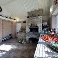 Будинок в селі Любарці з неймовірним садом 45 км. від Києва