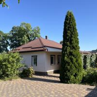 Будинок в селі Любарці з неймовірним садом 45 км. від Києва