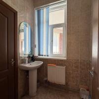 Продаж капітального магазину в місті Яготин 280 м2